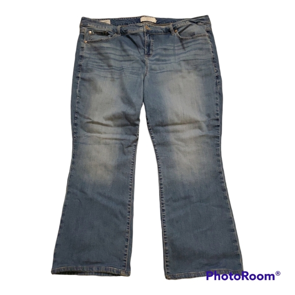 Torrid Slim boot light wash jeans - Picture 4 of 13